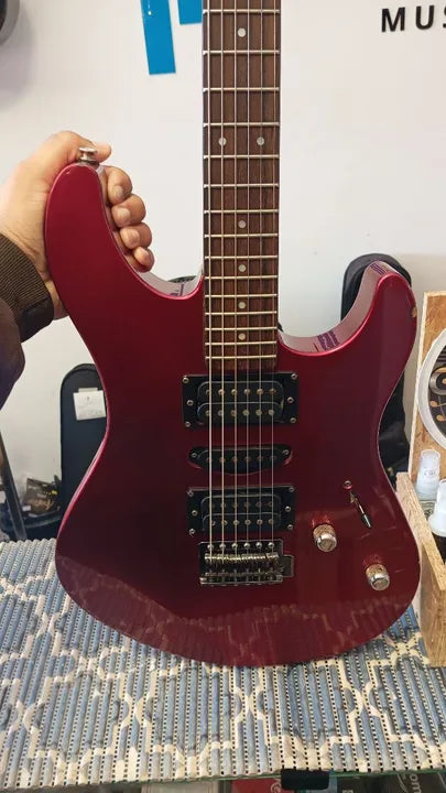 GUITARRA YAMAHA RGX 121 RED METALICO (SEMI-NOVA)